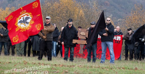 Remagen - In diesem Jahr ließen sich jedoch nur etwa 160 Neonazis "zur Tat" - oder auf die Straße - rufen ...