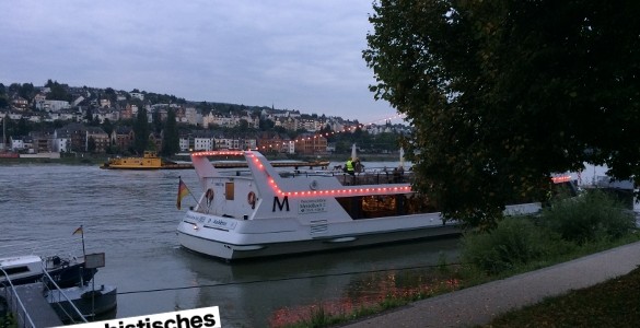 Als „Mahnwache/Friedensfest“ war eine Veranstaltung angekündigt, die am 1. September 2014 in Koblenz am Rheinufer stattfand. Ab 18 Uhr gab es unterschiedliche Redebeiträge, gegen 20 Uhr wurde die Veranstaltung auf […]